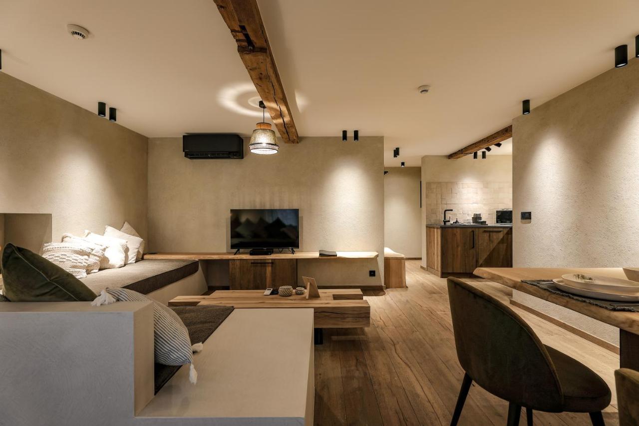 罗什福尔Couleur Basilic公寓式酒店 外观 照片